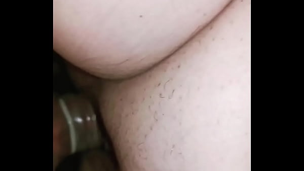 Milf Chubby italiana matura gode in auto