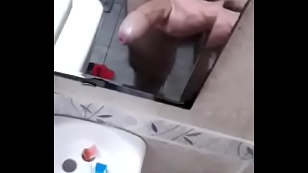 Joven  muestra como me toca  