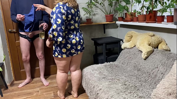 My Stepmother in law's hairy cunt without panties gapes in my mind when she pees