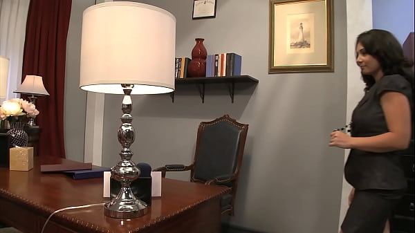 Voluptuous stepmom with big boobs and an amazing ass enjoys anal sex