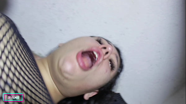 NINFOMANIACA DANDO O C&Uacute; NO POR&Atilde;O