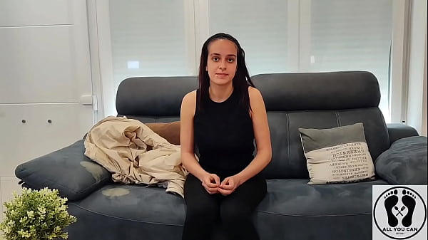 NEW AMATEUR MODEL 18YO LEYLA KIXX INTERVIEW CASTING FREE