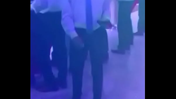 El ayuwoki negro bailando