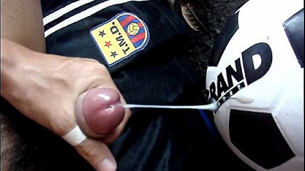 Thuận đ&aacute; banh xong sục cặc