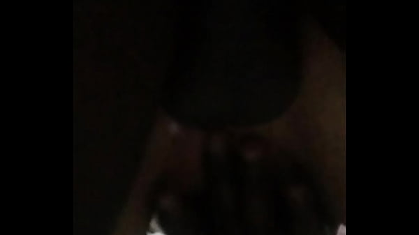 E s&oacute; o maridao ir trabalhar que ela sai a procura de um pau preto pra poder gozar muito.