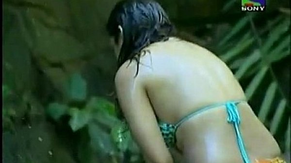 Kashmira Shah in Jungle