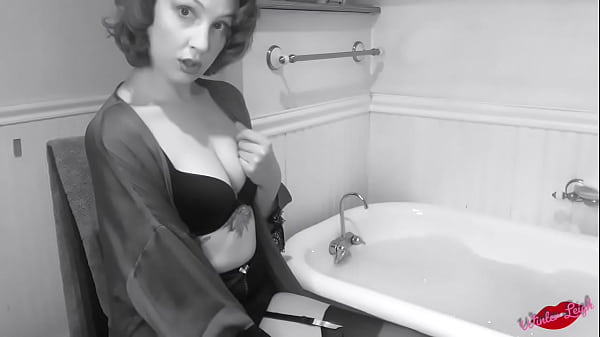 RedHead Seductress Throwback