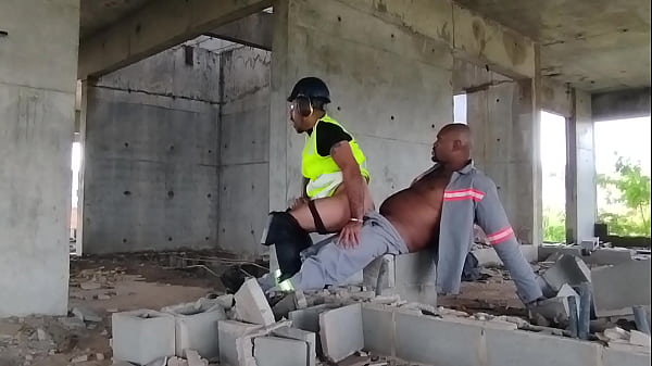 Liberou Na obra com trabalhador casado