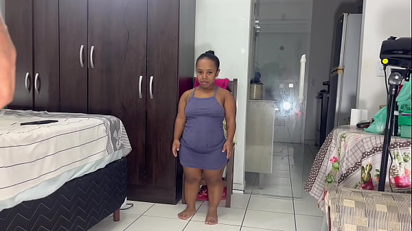 Parte tr&ecirc;s Anazinha Fodendo a mini buceta da an&atilde;zinha e o cozinho dela pela primeira vez. (COMPLETO NO RED E NO CHER)