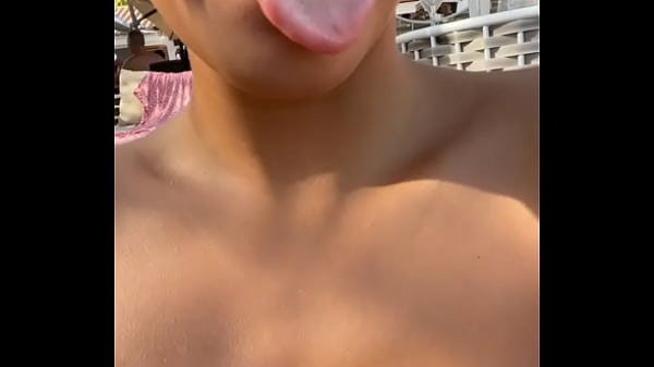 Pool party Je ne vous oublie pas Mais je capte tr&egrave;s mal Du coup ...