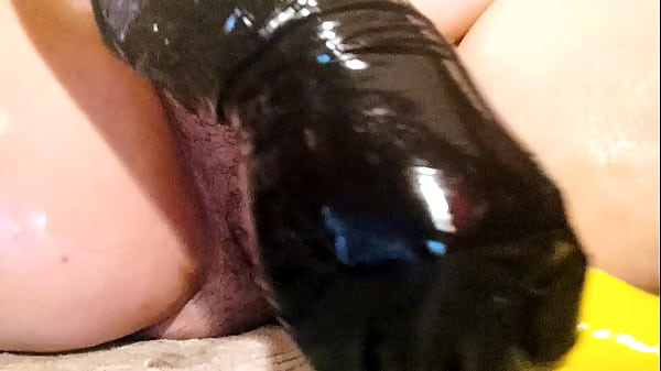 Huge squash stretched my chubby cunt