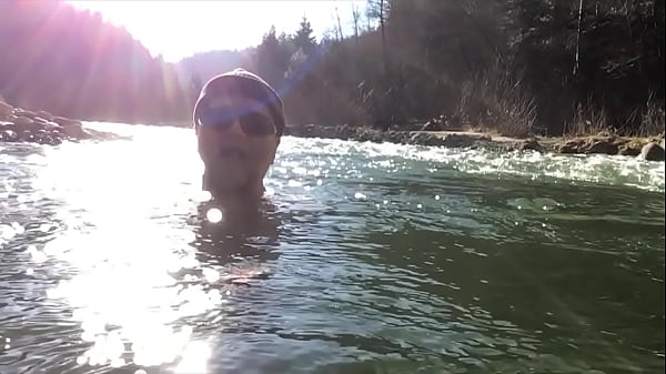 naturiste en lingerie  