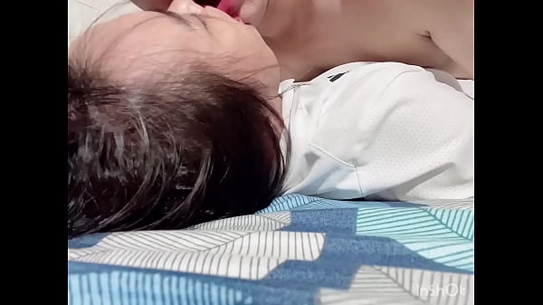 Chồng đi vắng em d&acirc;u lại bắt anh h&agrave;ng x&oacute;m sung sướng Full xuất tinh