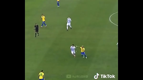 Me lo chupa ba&ntilde;&aacute;ndose