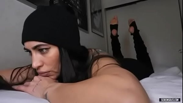 Jessica From Screensoles, Sexy Size 10 Mexican Soles Being Displayed