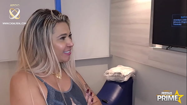 Blonde being arrested, gets into the big dick of police