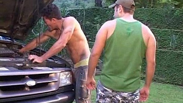 Beefy Gay Outdoor Fucking