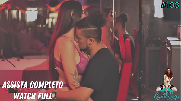 Victoria Camargo gemendo e tendo um belo squirting