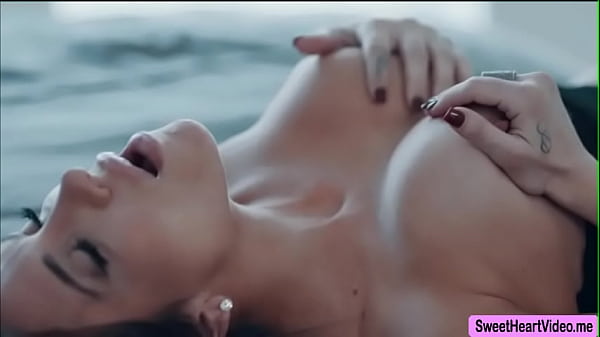 Jaclyn Taylor didnt expect to have sex with Liv Wild and orgasm  