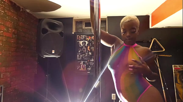 @Kryo cold New Vixen model on the rise