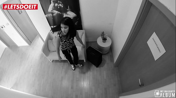 Photoshoot and pussy licking for real czech brunette