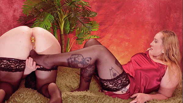 Strap-on Rough Lesbian Fuck Deep Into Pierced Wet Pussy! Horny Hot MILFs in Stockings love kinky fuck!