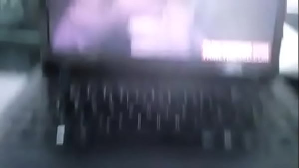 Me masturbando com os instaladores da internet na frente de casa  