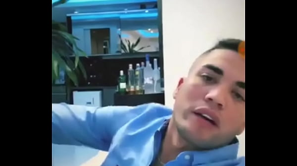 Ativo gostoso, seduzindo 