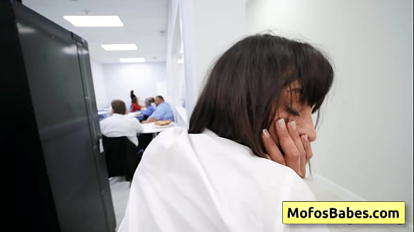 Watch this big tit slutty milf office hottie giving a nice tug and amazing wet blowjob