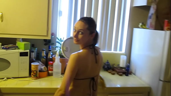 Bonnie Peters slutting around the kitchen