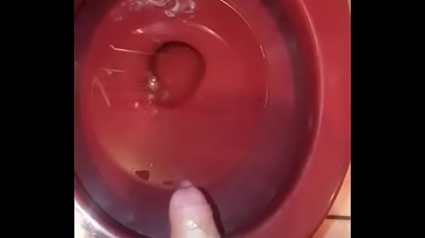 Me masturbo y mucha leche