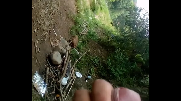 Paja en el r&iacute;o