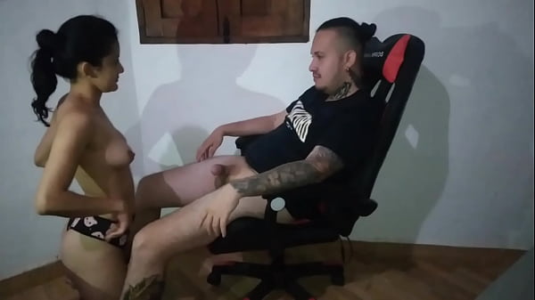 que rico folla el vecino , mi esposo nos pilla