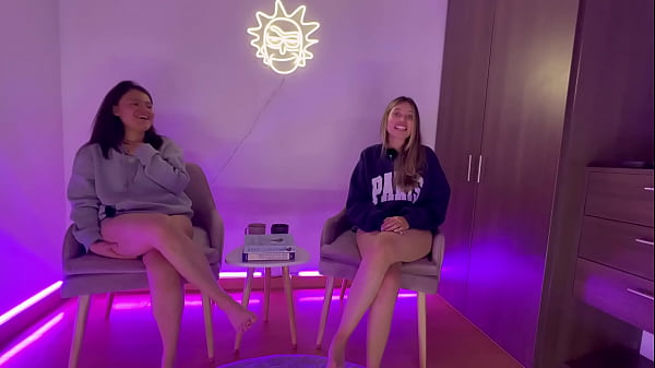 Podcast Meeting Scarlett and Chanel in our house  