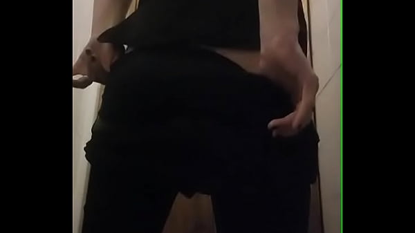 ABURRIDO Y CALIENTE EN EL TRABAJO 