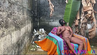 Horny Amateur Ghetto Lovers outside with fingering and blowjob  