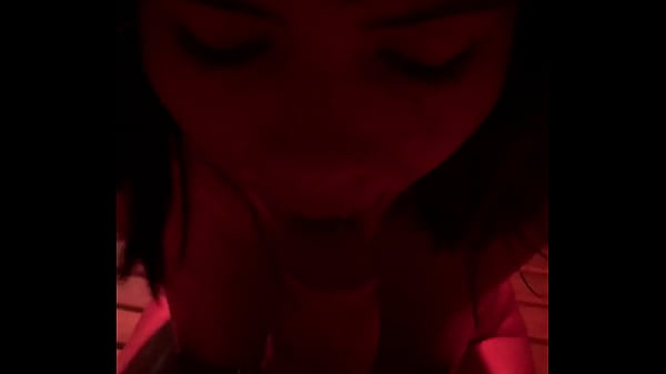 hermosa latina cachonda se la come toda  