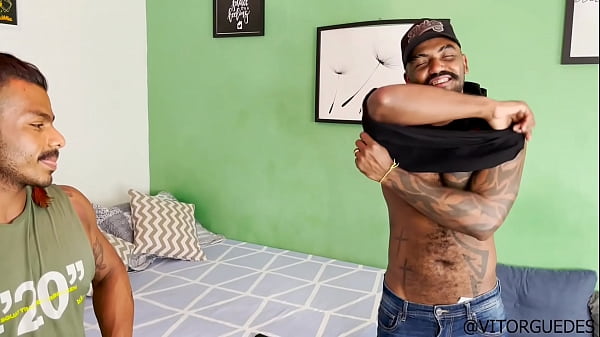 &Iacute;ndio safado sentou gostou no meu pau