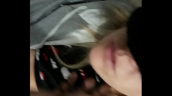 namorada de um corno de Londrina adora apanhar e ser tratada como puta por comedores bem dotados