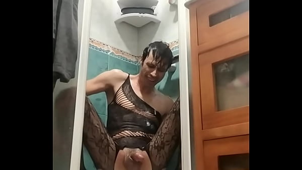 Necesito a &aacute;lguien REAL!!! Estoy tan cansad@ de estar sol@...(Una ducha mas) Low-Q  