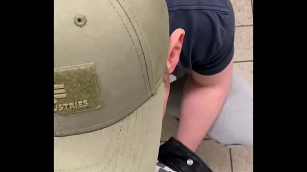 Cruising Mainz...hot straight likes 2 suck .. 