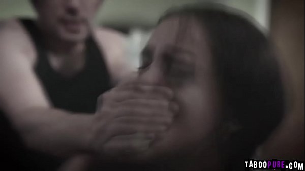 Alina Lopez goes down and gave Tommy a hot steaming blowjob!  