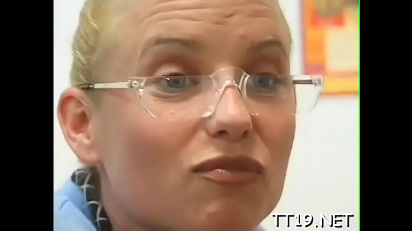 Horny Vivianna caresses beaver