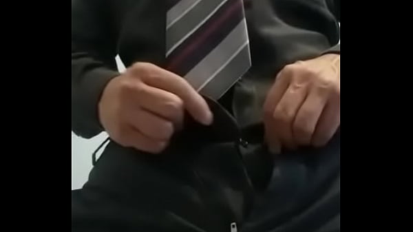 Executivo dotado - Gayrotos - https://gayrotos.blogspot.com