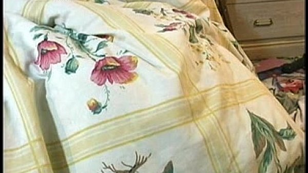 Cumming on gf's feet  