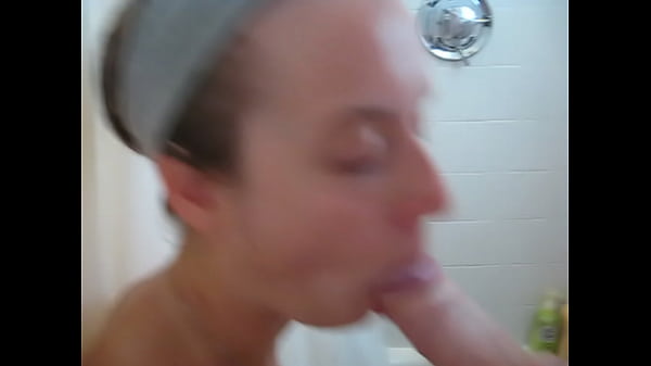 real amateur sucks cock