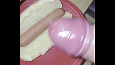 Hotdog! Get your hotdog!  