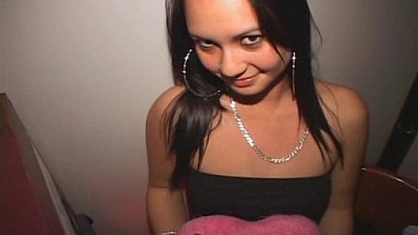 Tampa Teen Gives Valentine's Day Blowjobs At The Gloryhole!