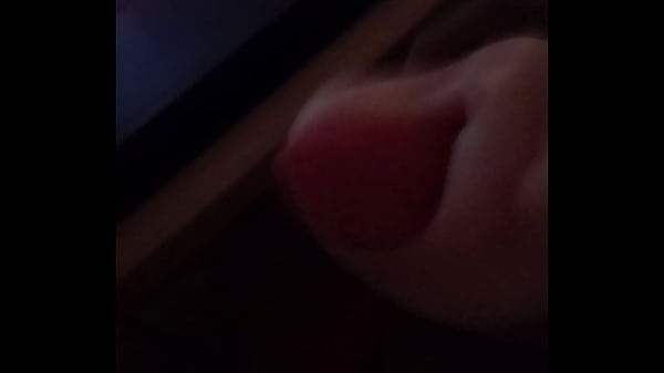 me la jalo viendo porno