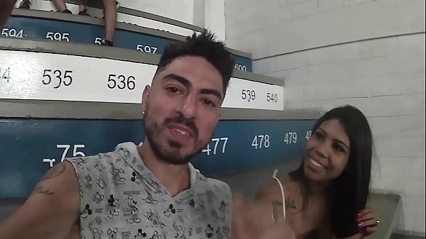 Luc&atilde;o socando bem gostoso na Lunna Vaz durante 20 minutos no show e gozando muito